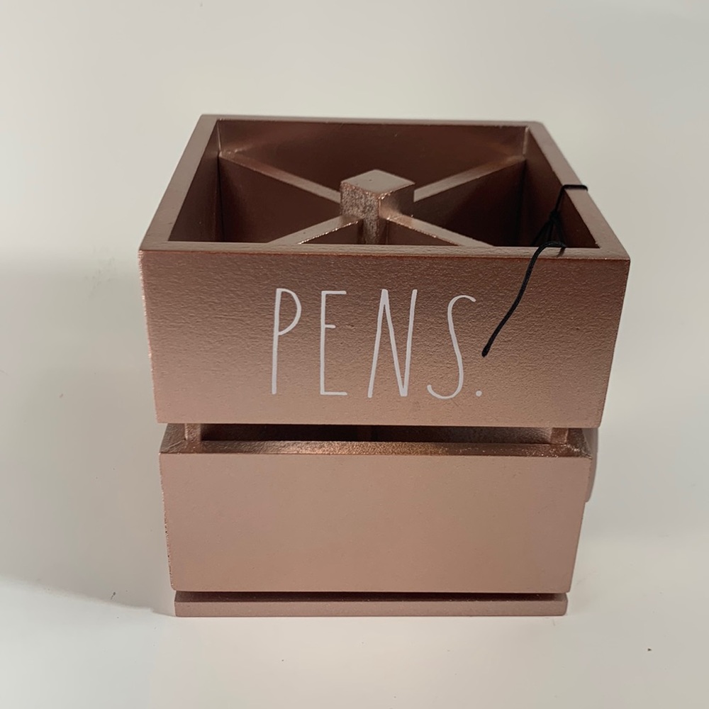 Last 1 NWT Rae Dunn PENS & PENCILS rotating hold wooden with metallic coat